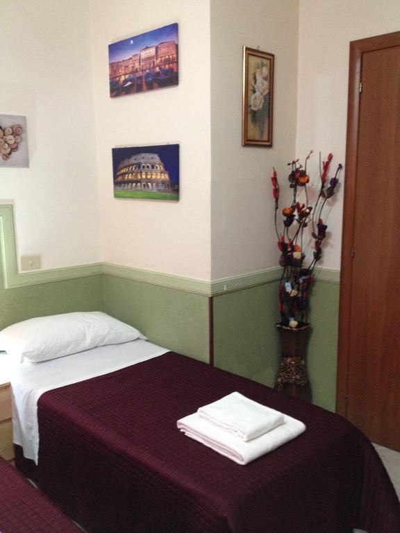 Rome Rainbow Guest House Phòng bức ảnh